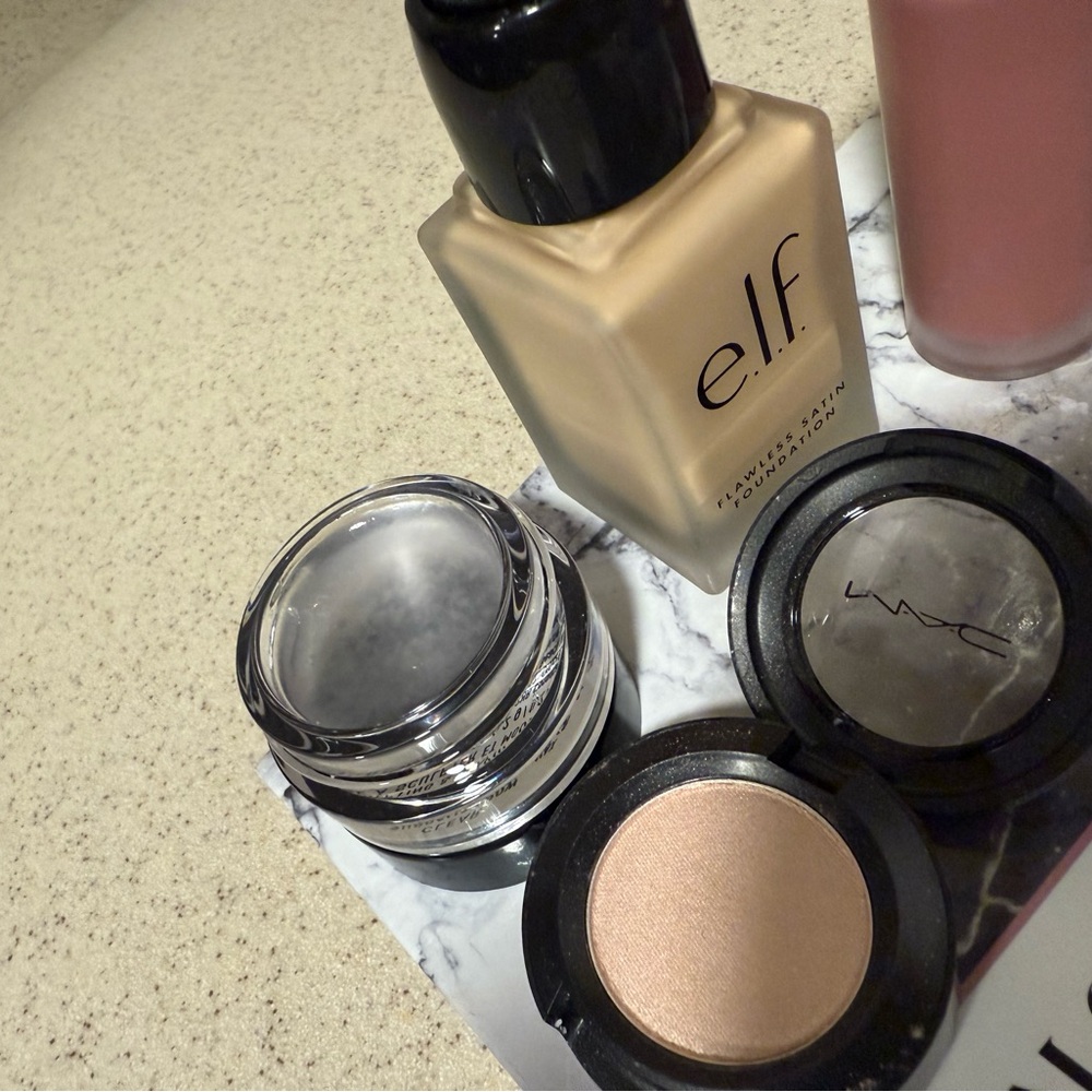 Cosmetics Bundle - Picture 2 of 4